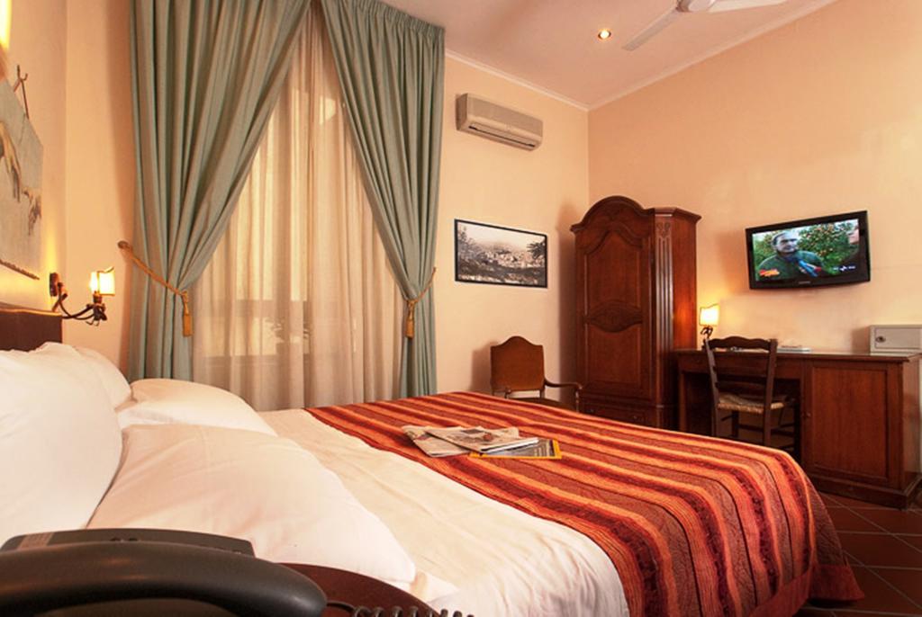 Hotel Toledo Неаполь Экстерьер фото