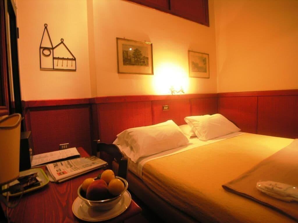 Hotel Toledo Неаполь Экстерьер фото
