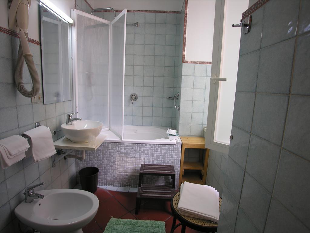 Hotel Toledo Неаполь Экстерьер фото