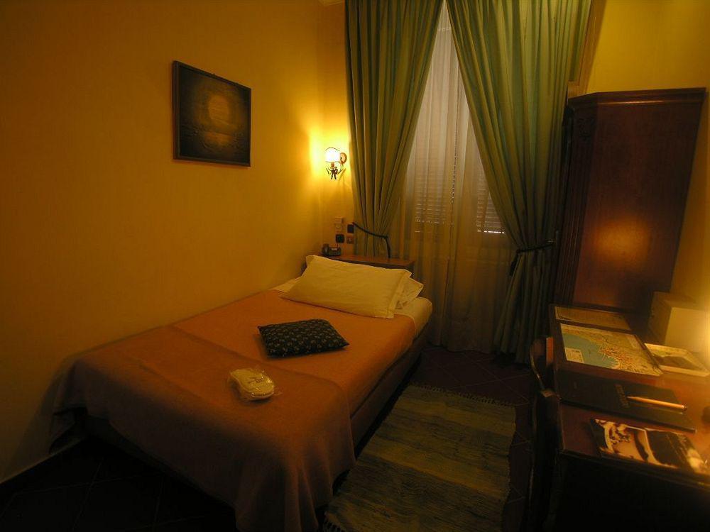 Hotel Toledo Неаполь Экстерьер фото